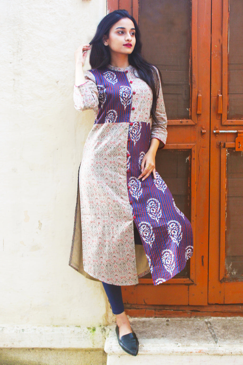 Beige And Maroon Paneled Kurta